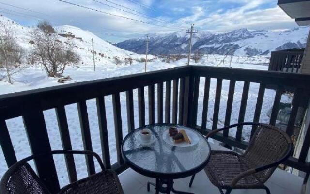 Hotel Qumli Apartment 210