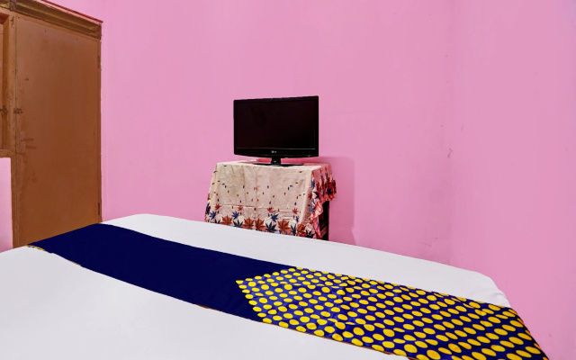 Hotel O Nurul Homestay Syariah – Guest Rooms – Gresik