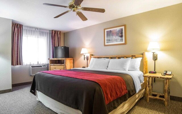 Antler Lodge - Gardiner MT