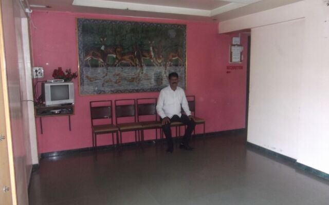 Samruddhi and Shree Inn Lodge
