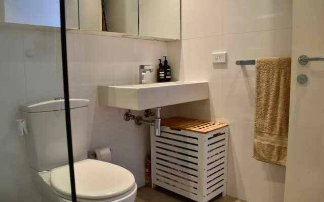Bright and Open 2 Bedroom Bondi Flat