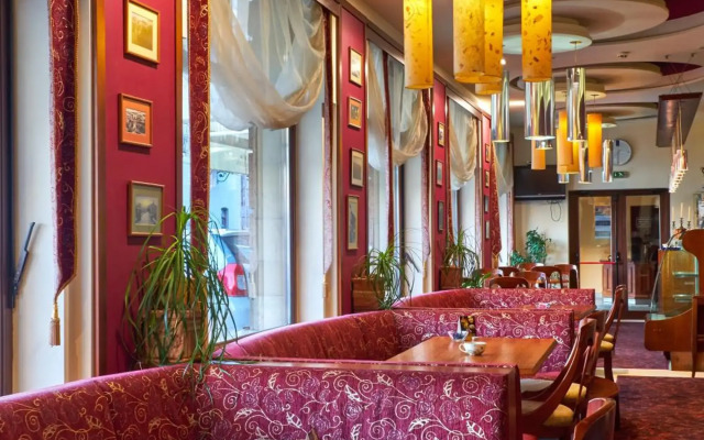 Yantra Grand Hotel -Sharlopov Hotels