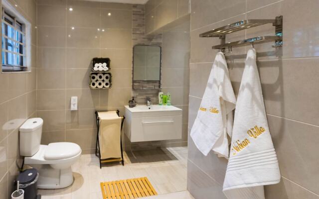 Luxurious Villa With Private Pool, Hot Tub and Bar