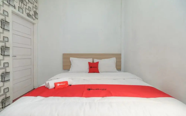 RedDoorz Syariah near Paradiso Beach Sabang