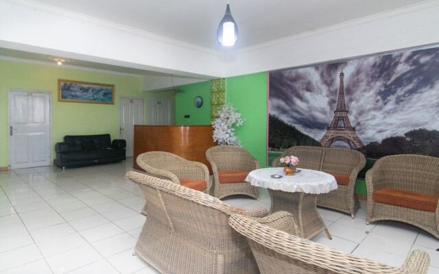 RedDoorz @ Frans Seda Kupang