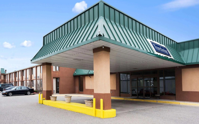 Travelodge by Wyndham Sturgis