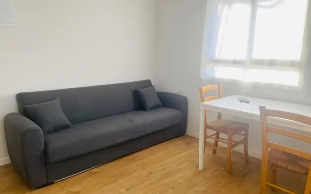 דירה 2 חדרים 100 מטר מהים