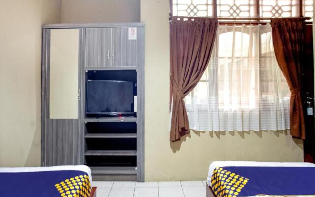 SPOT ON 3858 Elsana Transit Hotel
