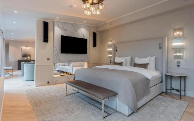 The Hotel Maria
