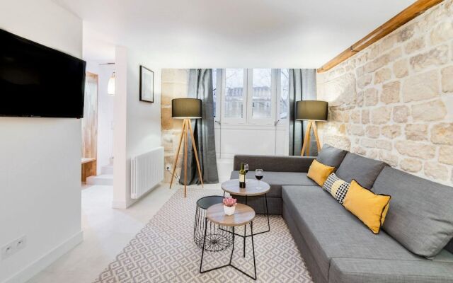 Spacious and Charming Flat on île de la Cité