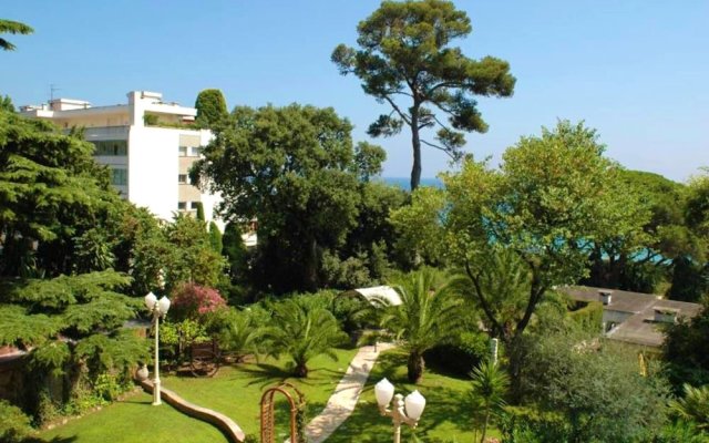 Studio in Cannes, With Wonderful sea View and Enclosed Garden - 250 m From the Beach