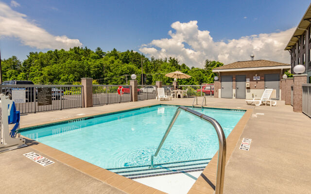 Quality Inn & Suites Airport