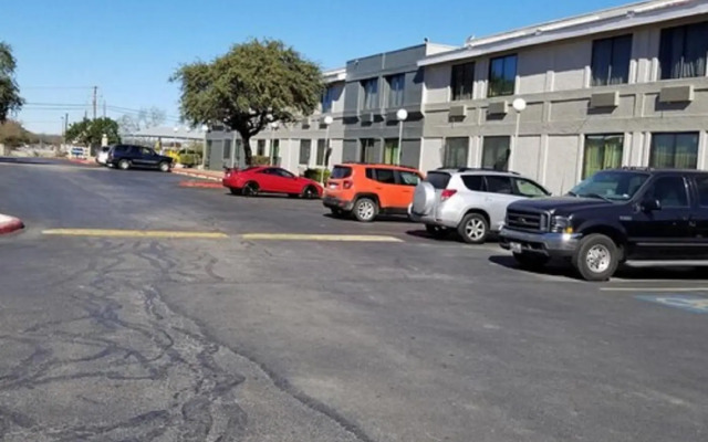 Travelodge by Wyndham San Antonio Downtown Northeast
