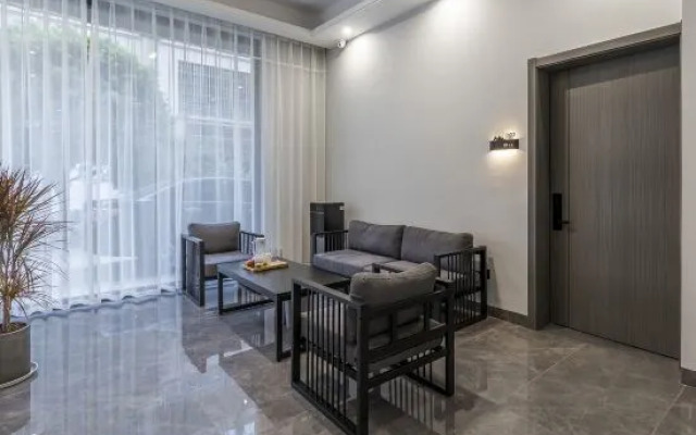 Yuechen Hotel (Baoshan High-speed Railway Station)