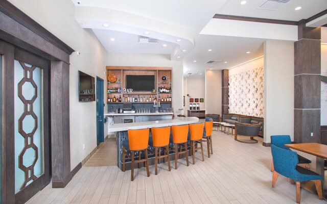 Hampton Inn & Suites LAX El Segundo