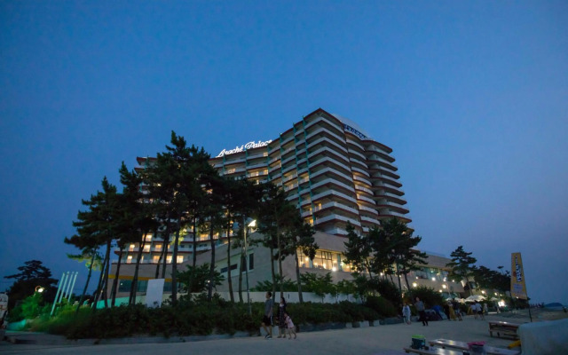 Beache Palace