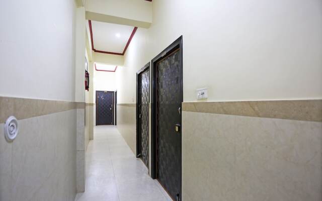 OYO 10827 Hotel Dev Bhoomi