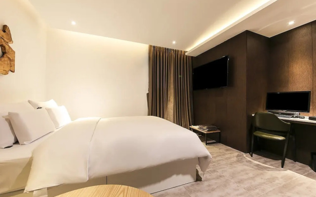 Central Person Hotel Pyeongtaek