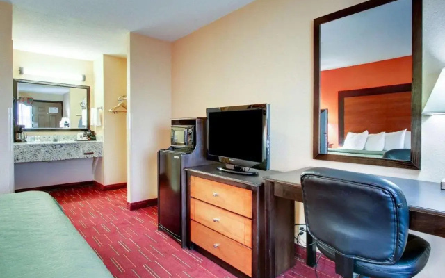 Richland Cardinal Inn Jackson