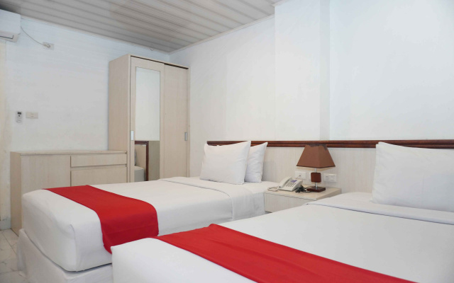 Grand Tamaro Hotel – Guest Rooms – Parapat