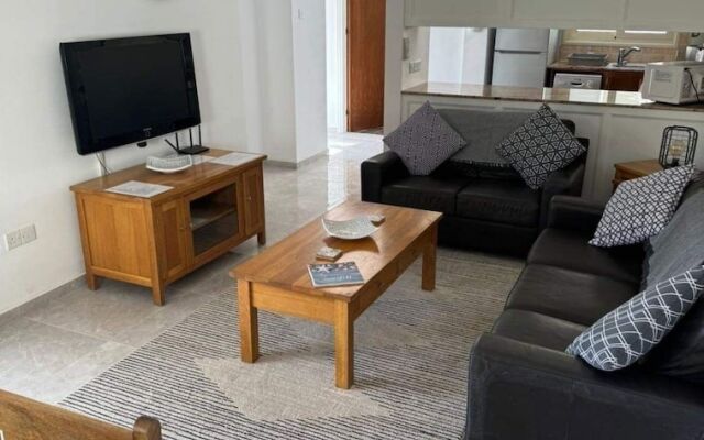 Stunning 3-bed Villa in Peyia
