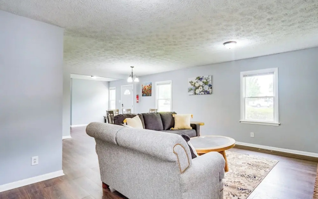 5 Mi to Dtwn: Family-friendly Fayetteville Home!