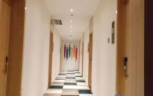Shell Hotel (Wenshui Diqing Street)