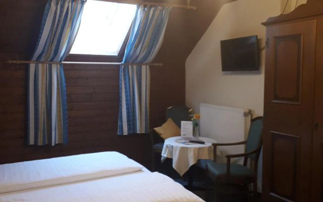 Pension Kreuzinger, 5310 Tiefgraben