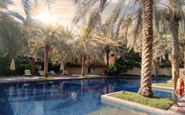 LUX The Zaafran Burj Khalifa View Suite