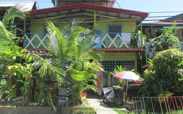 Coconut Hostel Playa Estrella