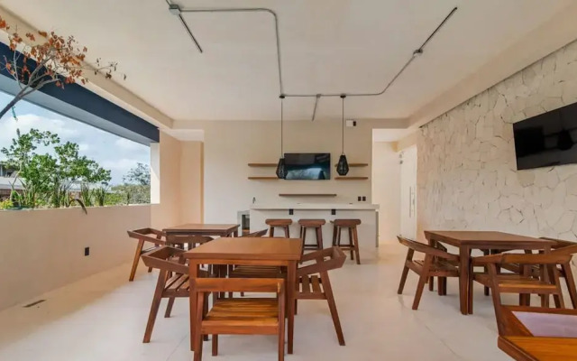 Spacious 3 Br w Private Pool Exclusive Gym