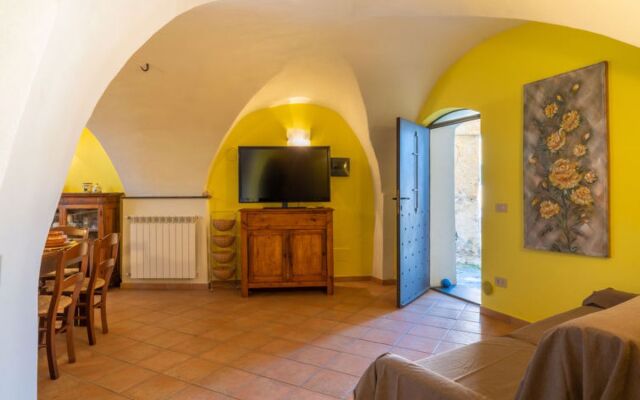Apartment Giallo Vasia