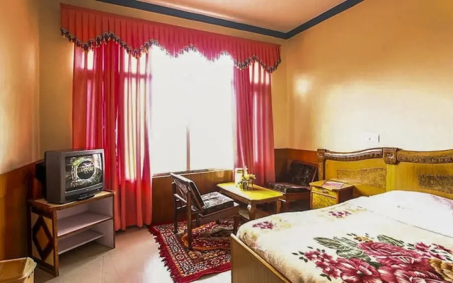 ADB Rooms Hotel Sahiwa
