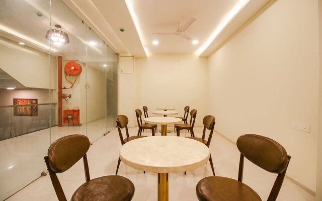 Fabhotel Divine Casa