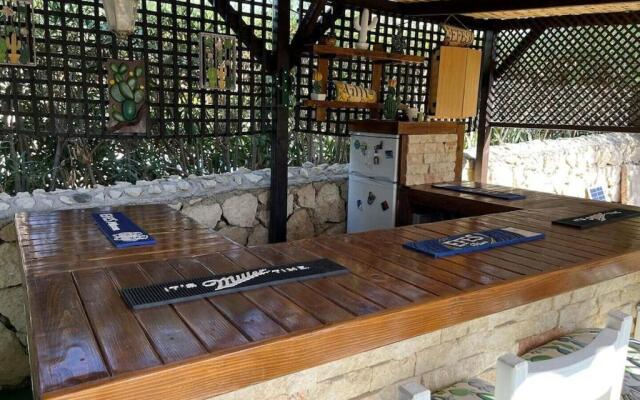4 Bedroom (Sleeps 8) Villa in Esentepe