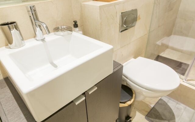 7rooms7 Gran Via Madrid Apartments