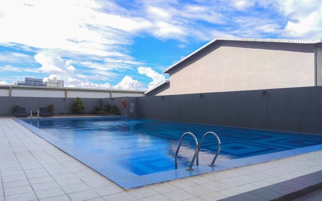 Minimalist Studio Park View Condominium Apartment near Mall