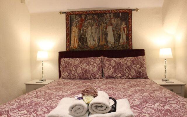 Raven Haven Glastonbury