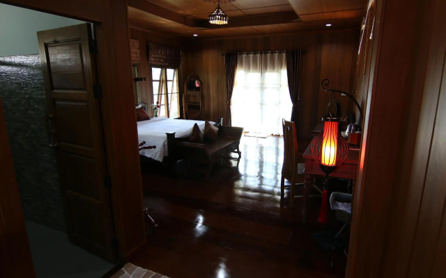 Little Teak Home Stay – Guest Rooms – San Sai