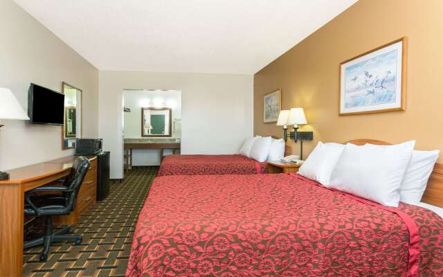 Days Inn by Wyndham Paxton