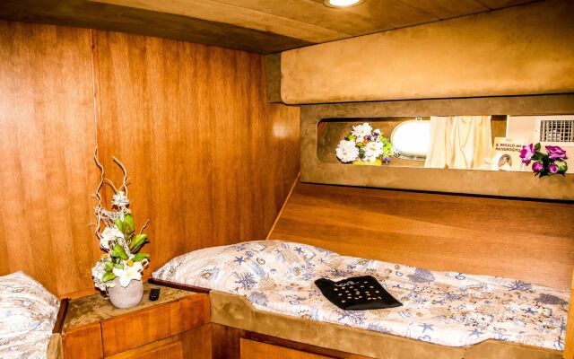 Motoryacht Christine The Angel