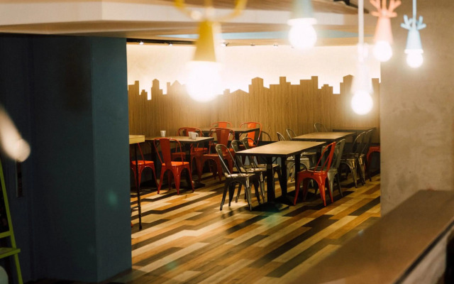 Uno Backpackers Inn