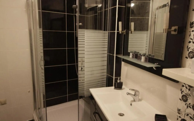 Araz Residence