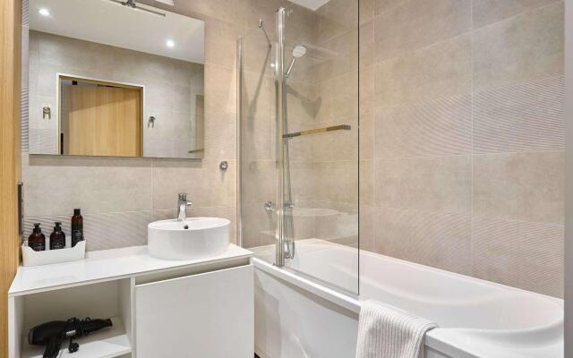 Апартаменты на бульваре Десантника Вадима Чугунова 3