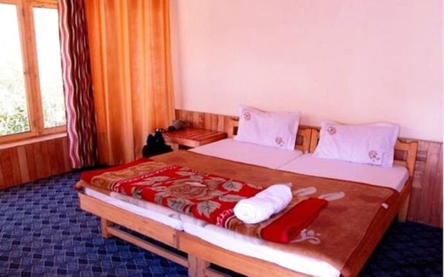 A O Guest House & Home Stay