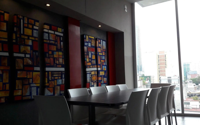 Hotel Block Suites