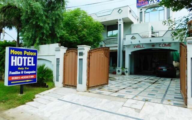 Hotel Moon Palace