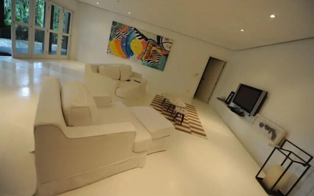 Casa Jardins de Iporanga