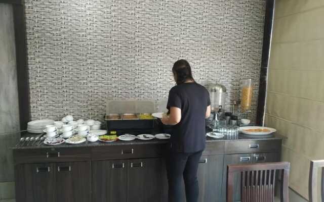 Hotel Ozas Grand