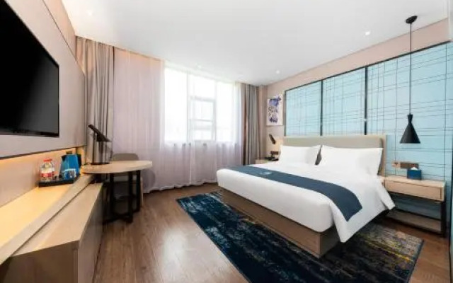 Echarm Hotel (Wuhan Jiefang Park Zhaojiatiao Subway Station)
